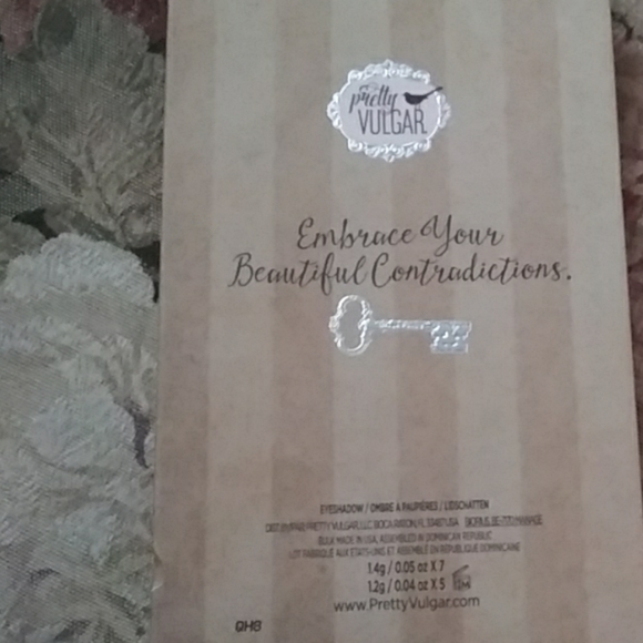 Pretty vulgar Nightingale eyeshadow palette - Picture 3 of 3